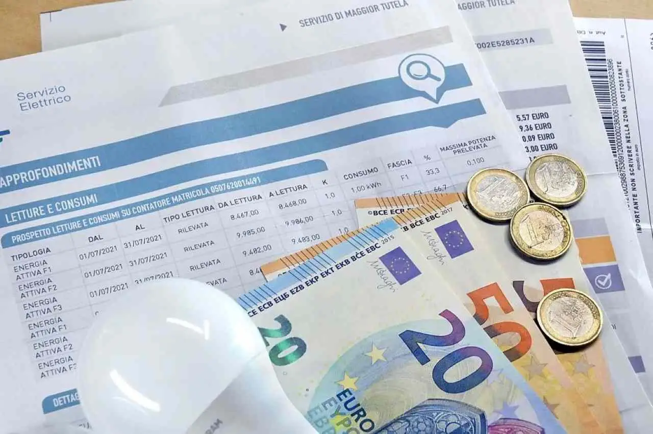 Servizio Elettrico Nazionale chiude: cosa succede a bollette e tariffe Servizio Elettrico Nazionale chiude: cosa succede a bollette e tariffe