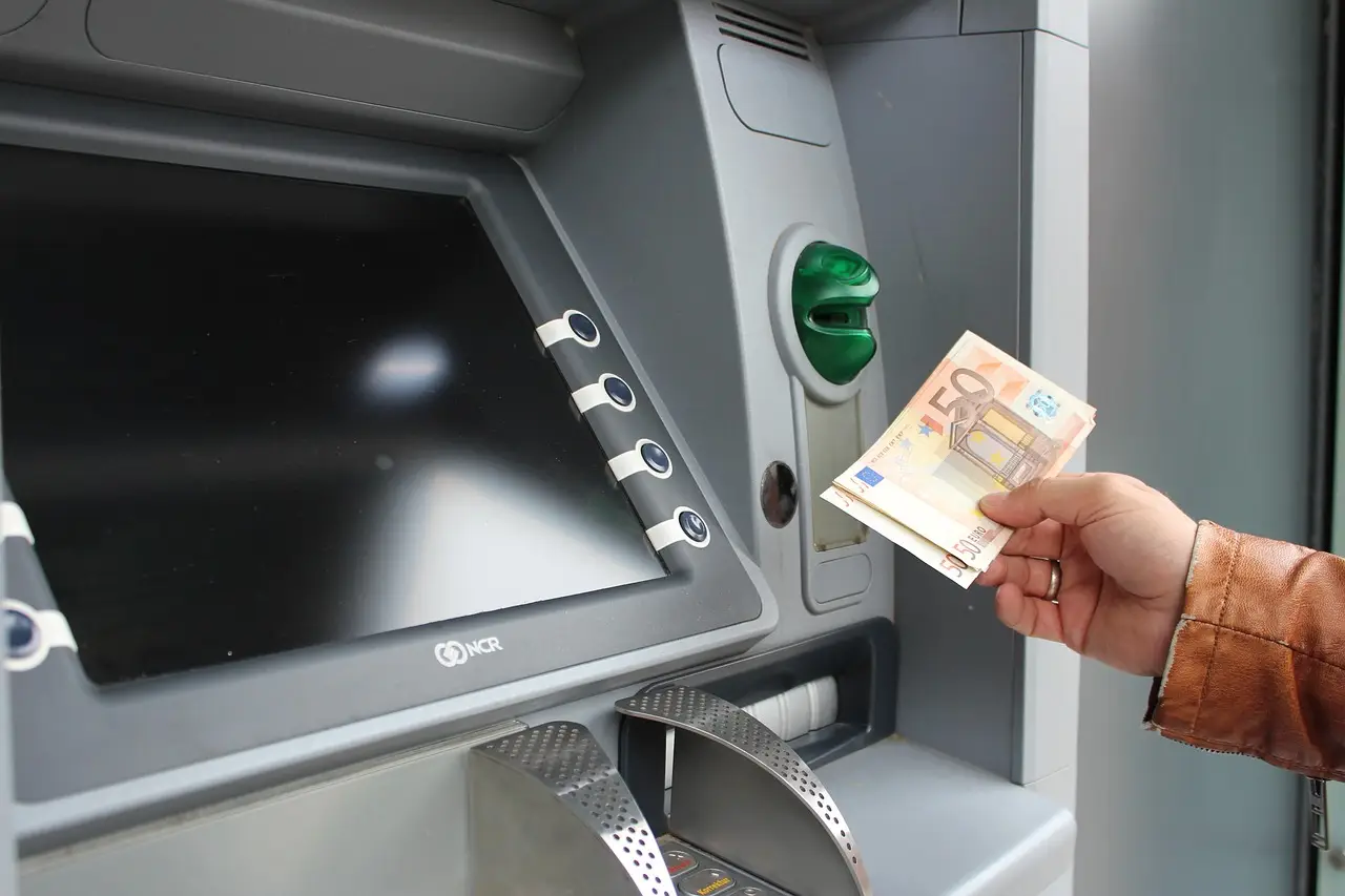 Prelievi frequenti dal bancomat: quando possono attirare l’attenzione del fisco Prelievi frequenti dal bancomat: quando possono attirare l’attenzione del fisco
