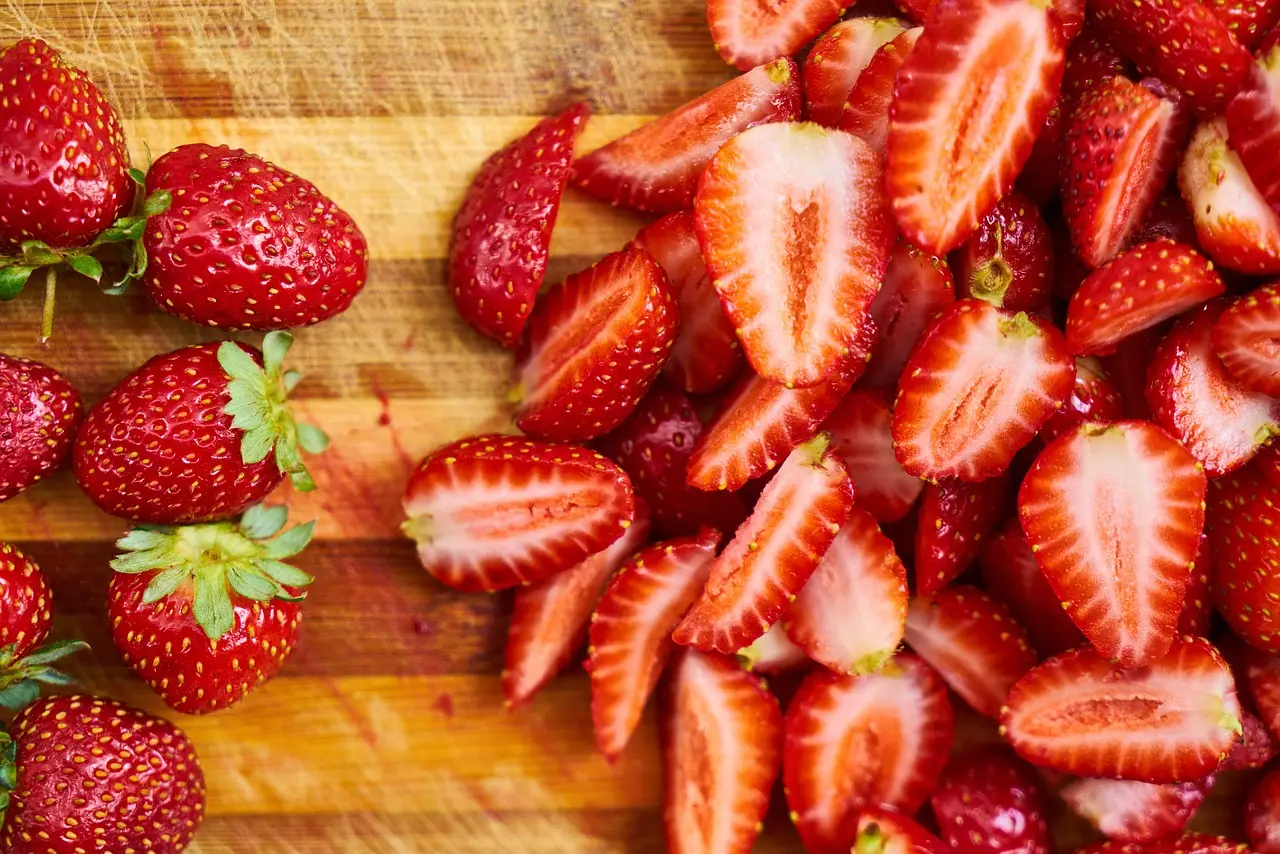 Vuoi fragole più dolci e resistenti? Ecco la soluzione che non tutti applicano Vuoi fragole più dolci e resistenti? Ecco la soluzione che non tutti applicano