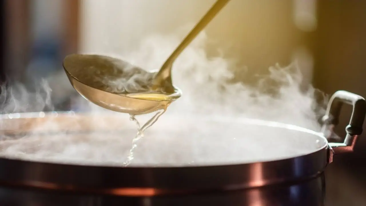Non gettare l’acqua di cottura della pasta: usala subito per un orto più rigoglioso Non gettare l’acqua di cottura della pasta: usala subito per un orto più rigoglioso