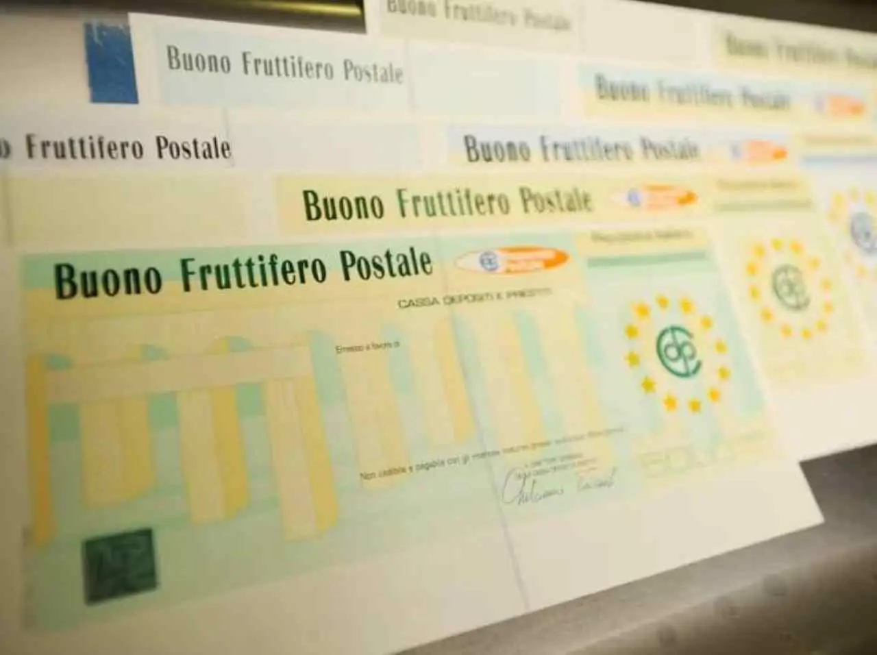 Scarica subito la guida pratica ai buoni postali attivi più vantaggiosi del momento