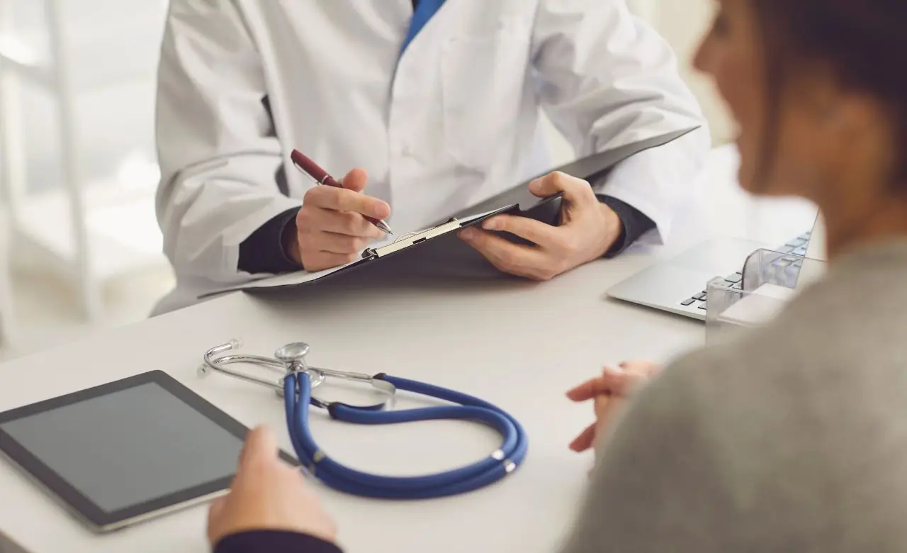 Stretto follow-up: cosa significa davvero e perché è importante per la salute di tutti