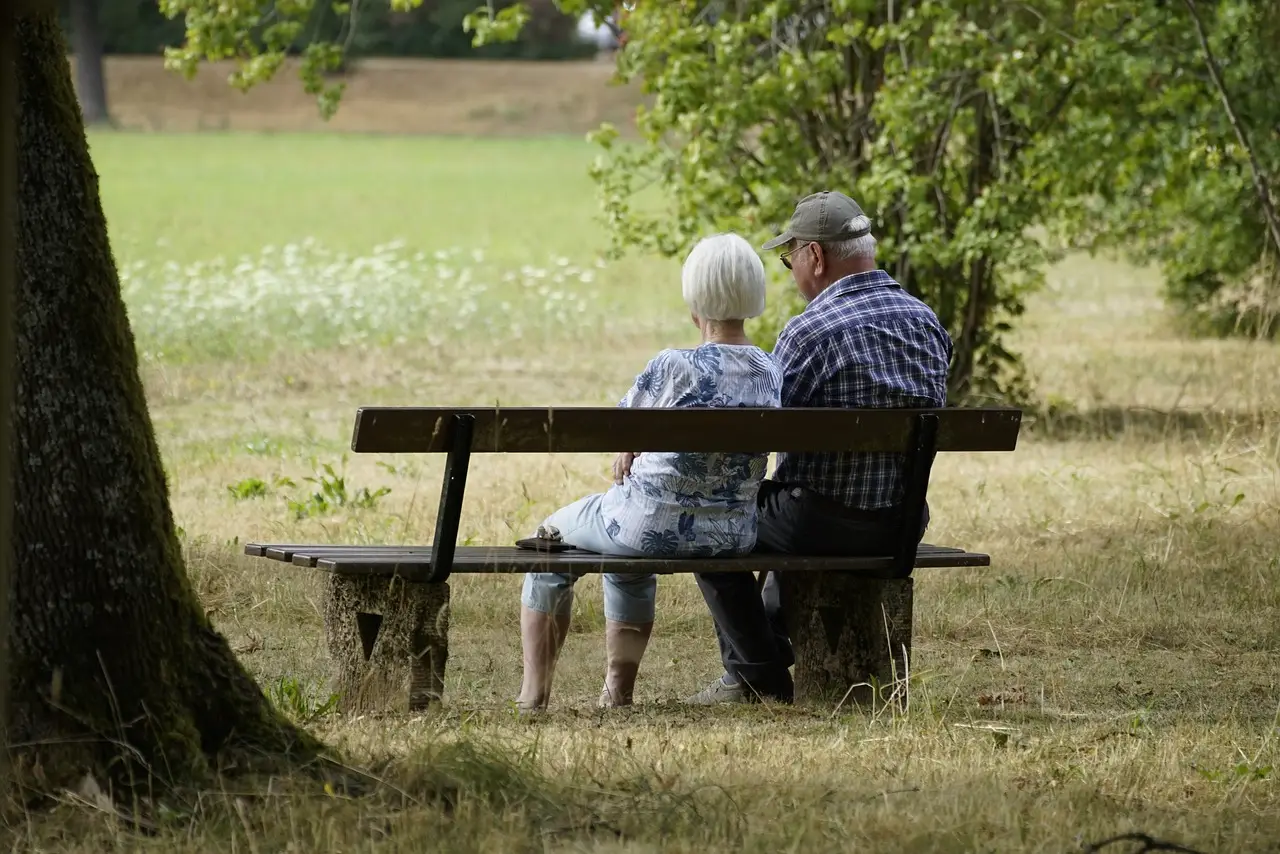 Età pensionabile in discussione: chi rischia davvero e chi è salvo Età pensionabile in discussione: chi rischia davvero e chi è salvo