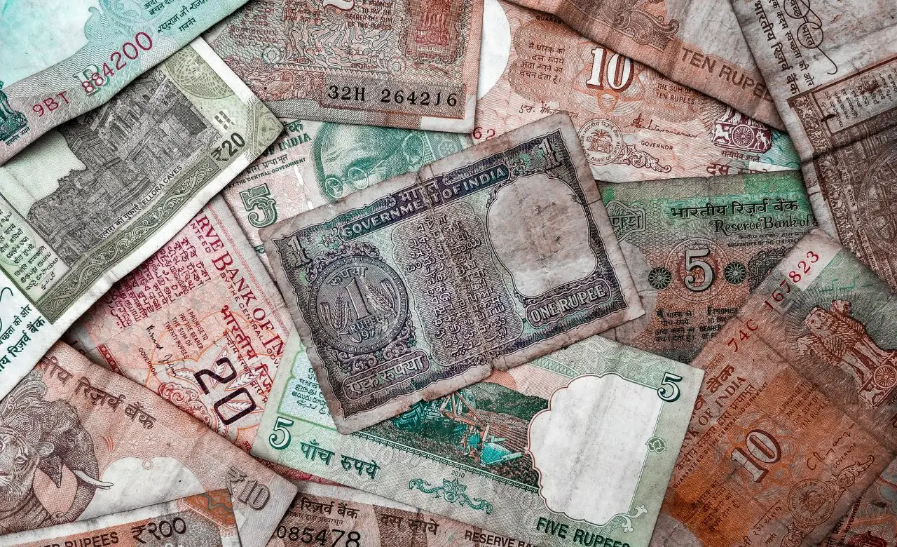 Vecchie lire con difetti di stampa: ecco quelle che valgono di più Vecchie lire con difetti di stampa: ecco quelle che valgono di più