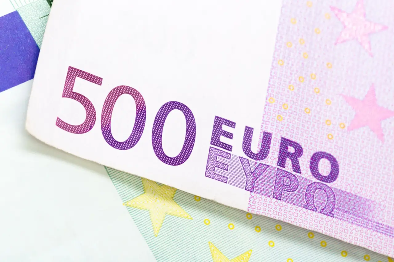 Attenzione ai bonifici superiori a 5000 euro: cosa può segnalare il fisco Attenzione ai bonifici superiori a 5000 euro: cosa può segnalare il fisco